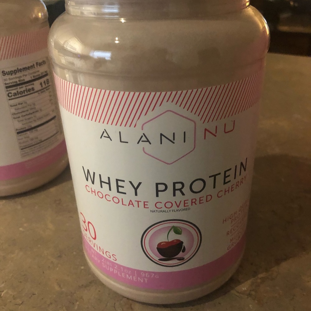 AlaniNu chocolate covered cherry protein